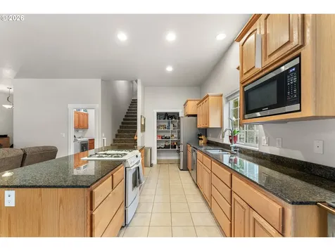 554 Oak Valley Loop Winchester OR 97495