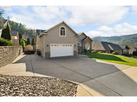 554 Oak Valley Loop Winchester OR 97495