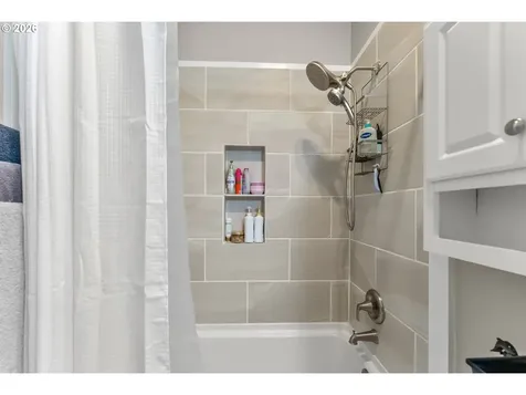 554 Oak Valley Loop Winchester OR 97495