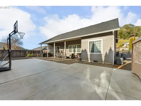 554 Oak Valley Loop Winchester OR 97495