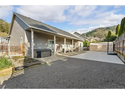 554 Oak Valley Loop Winchester OR 97495