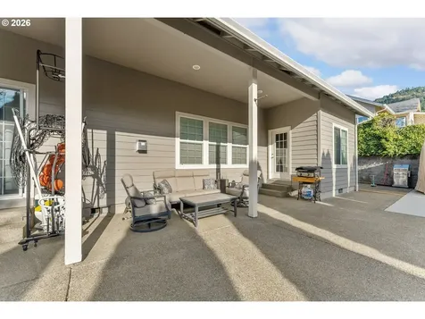 554 Oak Valley Loop Winchester OR 97495