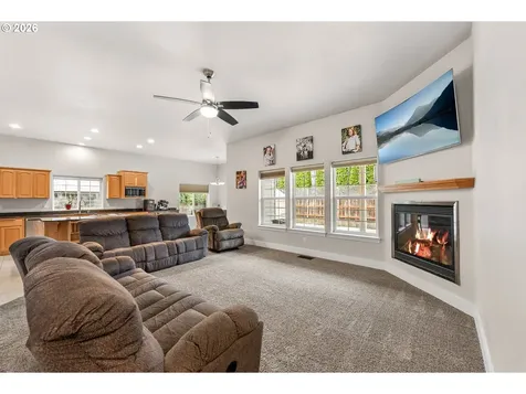 554 Oak Valley Loop Winchester OR 97495
