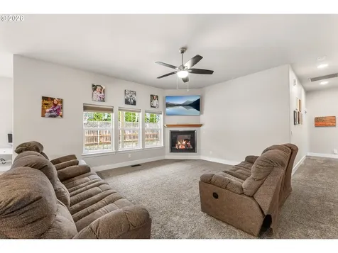 554 Oak Valley Loop Winchester OR 97495