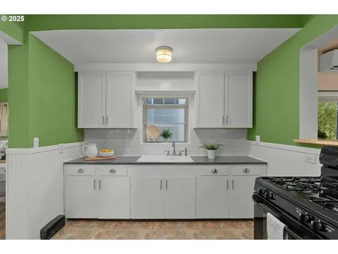 1126 SE 16th Avenue Portland OR 97214