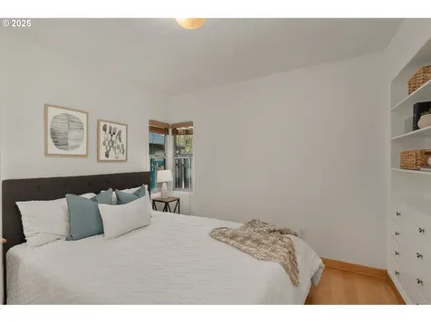 1126 SE 16th Avenue Portland OR 97214