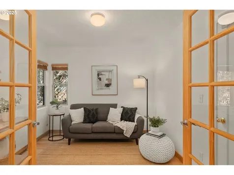 1126 SE 16th Avenue Portland OR 97214