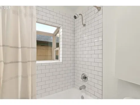 1126 SE 16th Avenue Portland OR 97214
