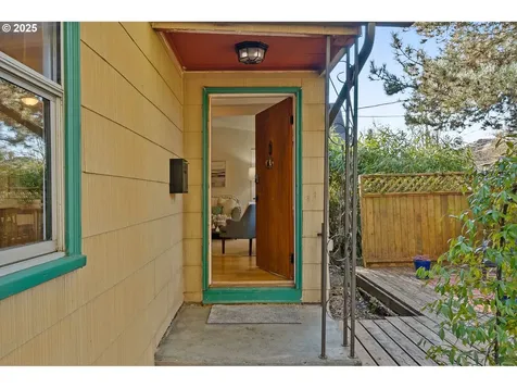 1126 SE 16th Avenue Portland OR 97214