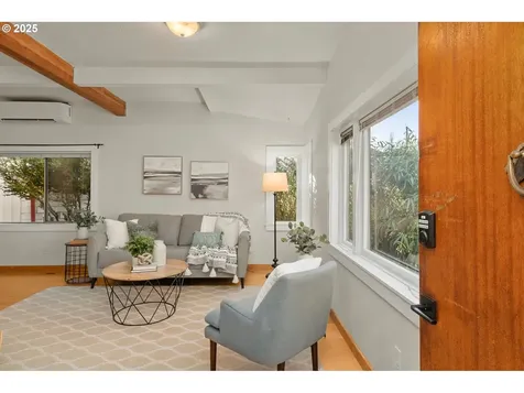 1126 SE 16th Avenue Portland OR 97214