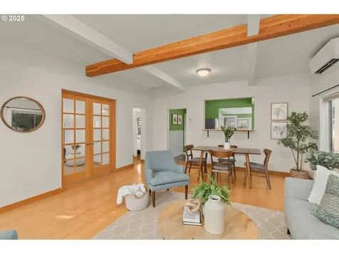 1126 SE 16th Avenue Portland OR 97214