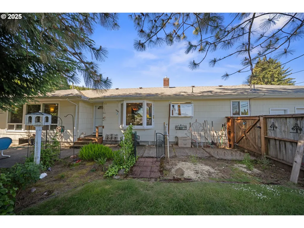 3010 Longwood Drive Reedsport OR 97467