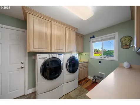 3010 Longwood Drive Reedsport OR 97467