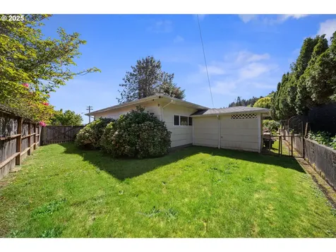 3010 Longwood Drive Reedsport OR 97467