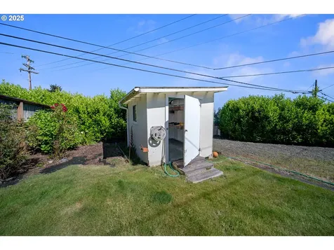 3010 Longwood Drive Reedsport OR 97467