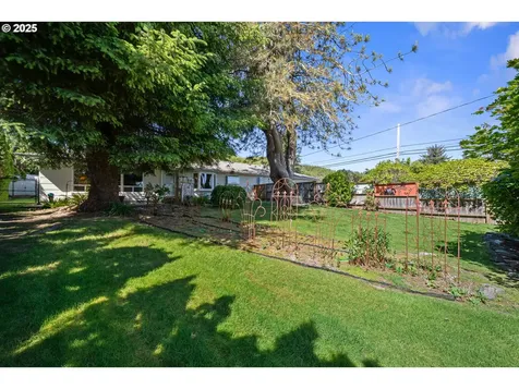 3010 Longwood Drive Reedsport OR 97467