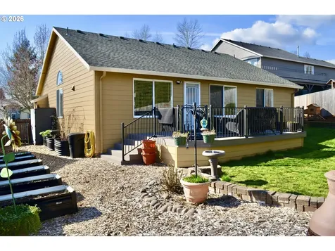 1032 40th Street Washougal WA 98671