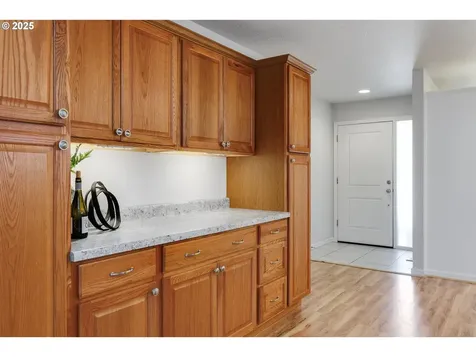 2731 Baines Boulevard Hubbard OR 97032