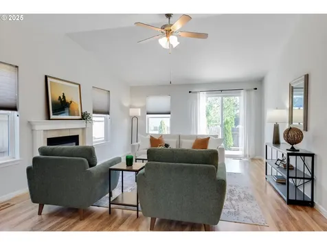 2731 Baines Boulevard Hubbard OR 97032