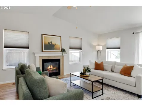 2731 Baines Boulevard Hubbard OR 97032