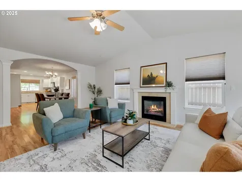 2731 Baines Boulevard Hubbard OR 97032