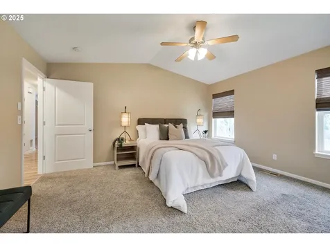 2731 Baines Boulevard Hubbard OR 97032