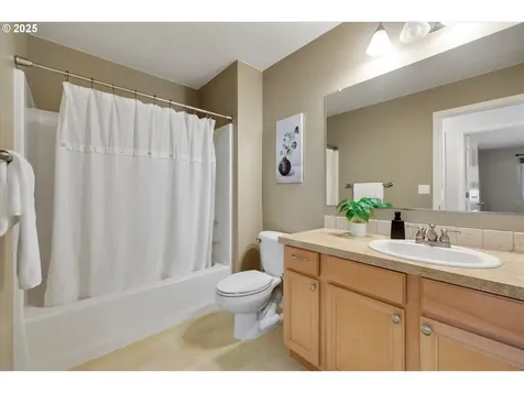 2731 Baines Boulevard Hubbard OR 97032