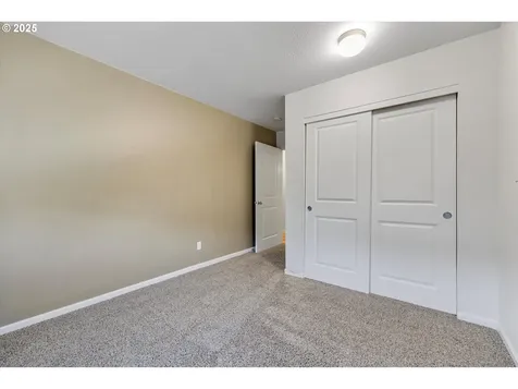 2731 Baines Boulevard Hubbard OR 97032