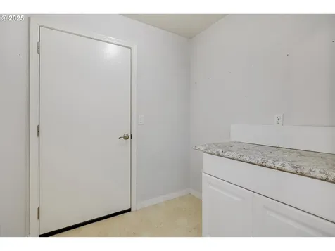2731 Baines Boulevard Hubbard OR 97032