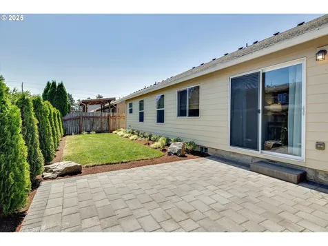 2731 Baines Boulevard Hubbard OR 97032