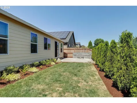 2731 Baines Boulevard Hubbard OR 97032