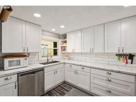 1112 NE 160th Avenue Portland OR 97230