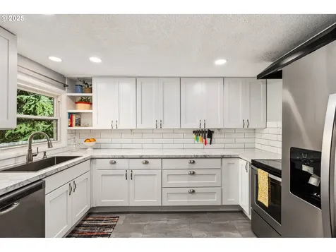 1112 NE 160th Avenue Portland OR 97230