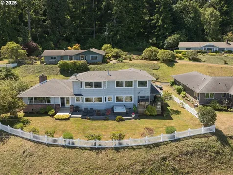 183 W Grand Avenue Astoria OR 97103