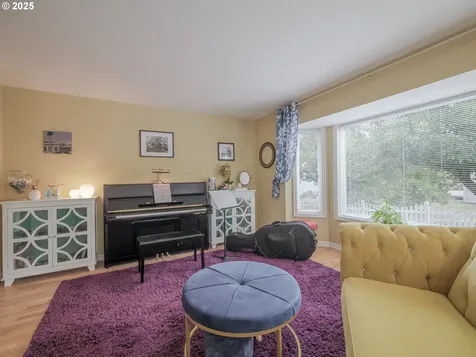183 W Grand Avenue Astoria OR 97103