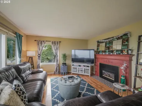 183 W Grand Avenue Astoria OR 97103