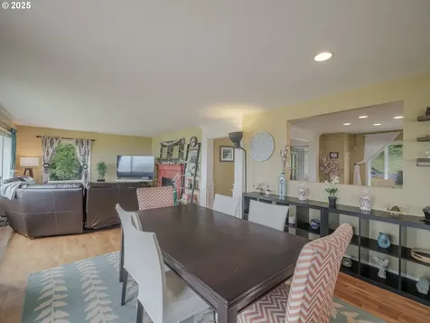 183 W Grand Avenue Astoria OR 97103