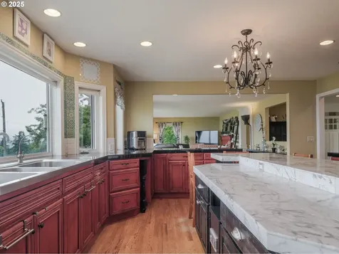 183 W Grand Avenue Astoria OR 97103