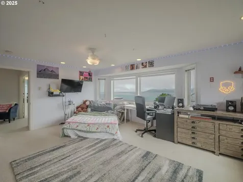 183 W Grand Avenue Astoria OR 97103