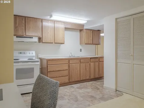 183 W Grand Avenue Astoria OR 97103