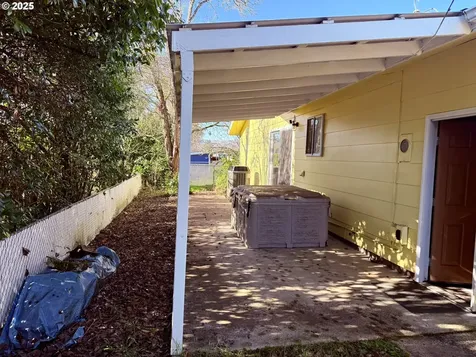 2415 W Bradford Avenue Roseburg OR 97471