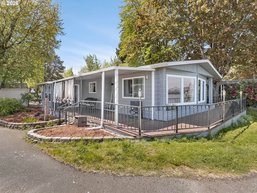 2201 N Menzies Drive Portland OR 97217