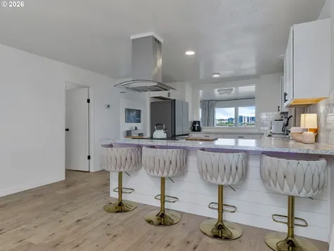 2201 N Menzies Drive Portland OR 97217