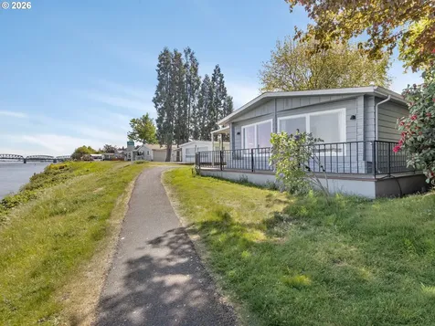 2201 N Menzies Drive Portland OR 97217