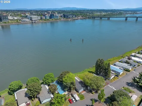 2201 N Menzies Drive Portland OR 97217