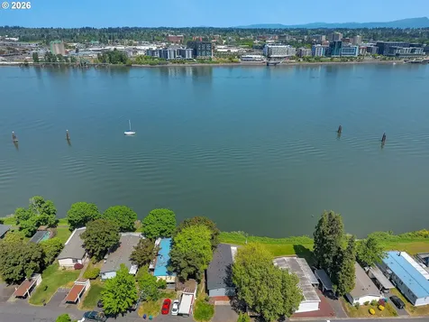 2201 N Menzies Drive Portland OR 97217