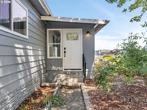 2201 N Menzies Drive Portland OR 97217