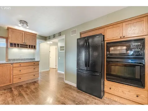 9709 NW 21st Avenue Vancouver WA 98665