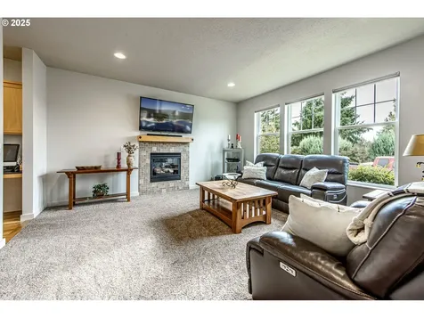 2591 16th Street Springfield OR 97477