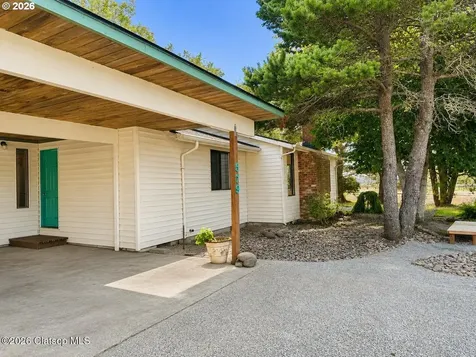 579 S Wahanna Road Seaside OR 97138